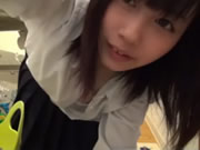 かわいい女の子が自慰行為をしている